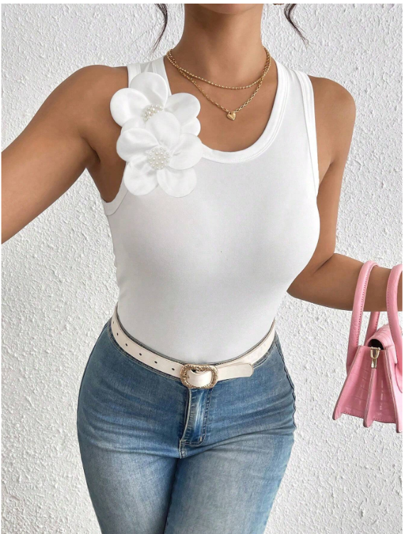 T-shirt blanc avec fleurs
