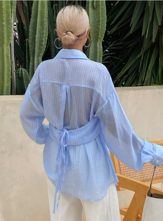 Chemise bleue effet superposé