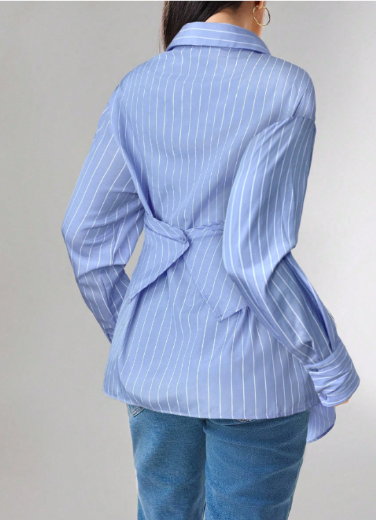 Chemise rayée bleu ceintrée